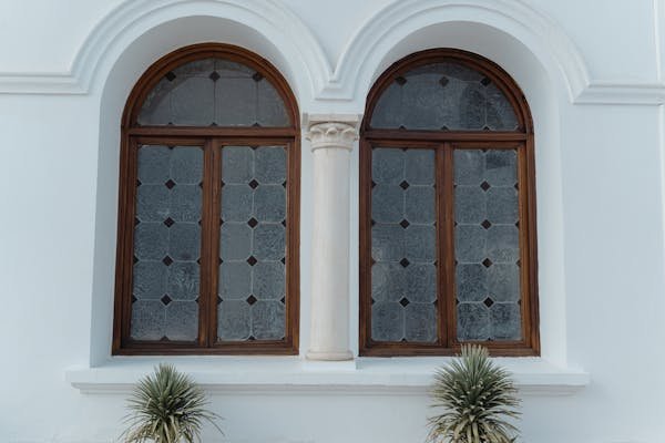 Top astuces pour choisir des vitrages personnalisés pour votre décor