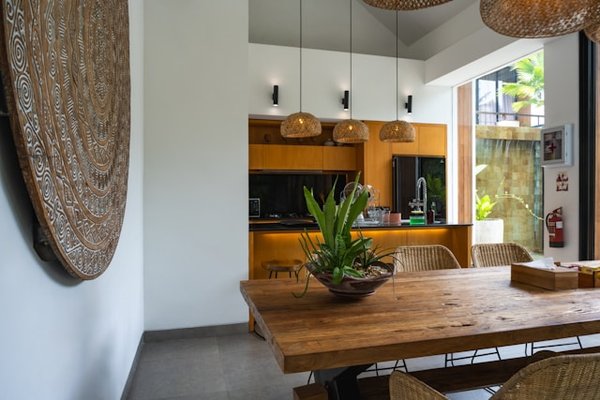 Quelle est la meilleure méthode pour entretenir des meubles en bois massif?