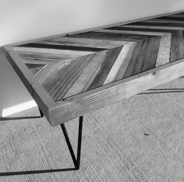 Découvrez les tables basses en bois pour sublimer votre salon